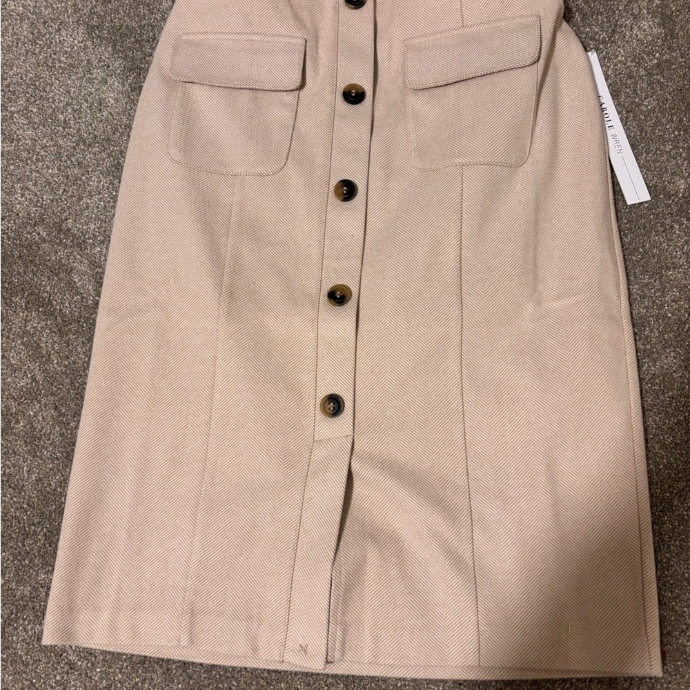Stylish Beige Button-Down Skirt